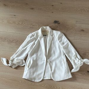 Cartonnier Cream Women's Blazer with Tie Sleeves